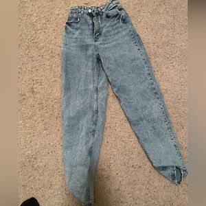 Light wash mom jeans